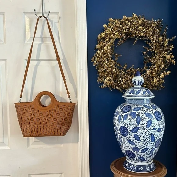 NWOT Women’s Free People Brown Vegan Leather Laser Cut Perforated Crossbody - Picture 2 of 11